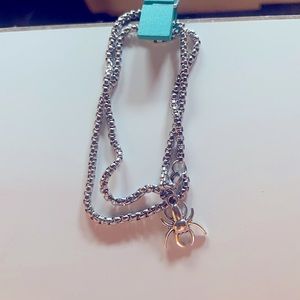 Unisex silver bracelet with spider charm